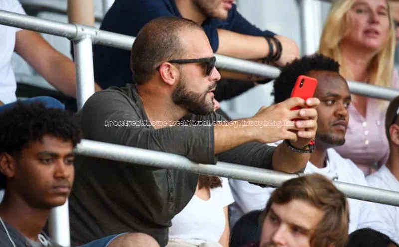 SportEventShowcase:AVisualJourneyThroughEnglish